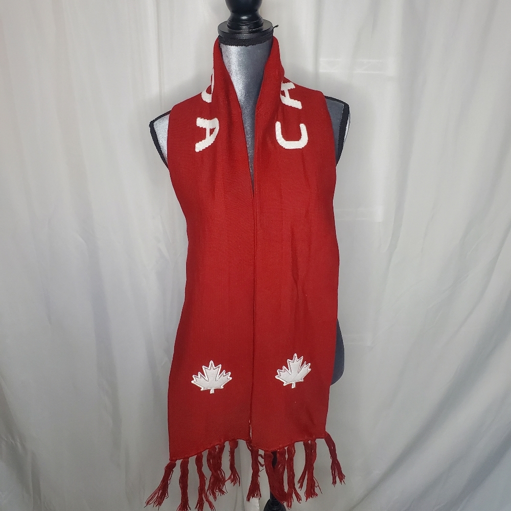 ◇ Kootenay Red Canada Fringed Long Knit Scarf